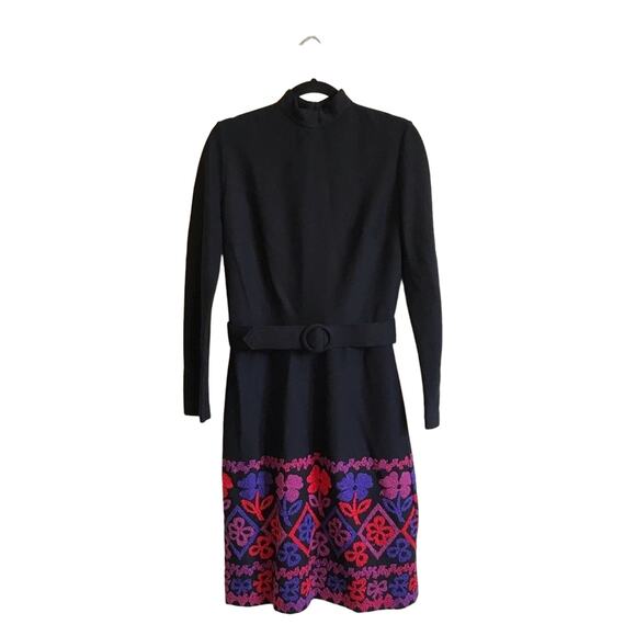 Vintage M 1970s turtleneck floral dress with belt black red long sleeve